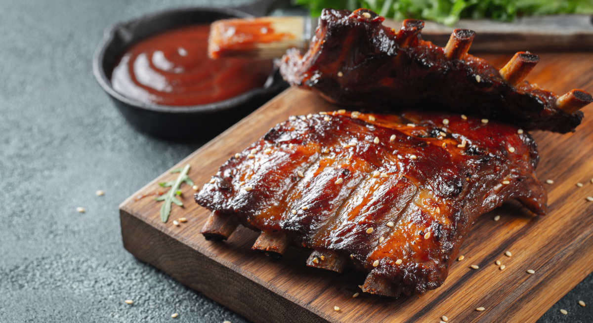 🔥 Es ist Grillzeit – und bei Frox gibt’s die saftigsten Spare Ribs im Super-Angebot!🍖🍺