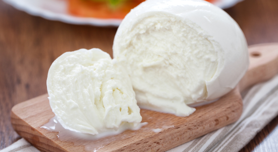 Frisch geliefert, jede Woche, der Büffelmozzarella DOP